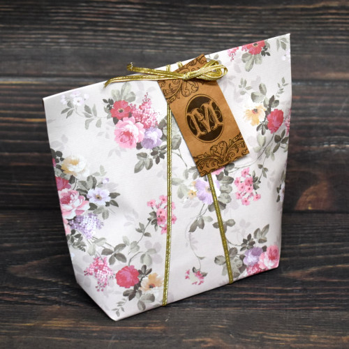 薄ピンクのパッケージ