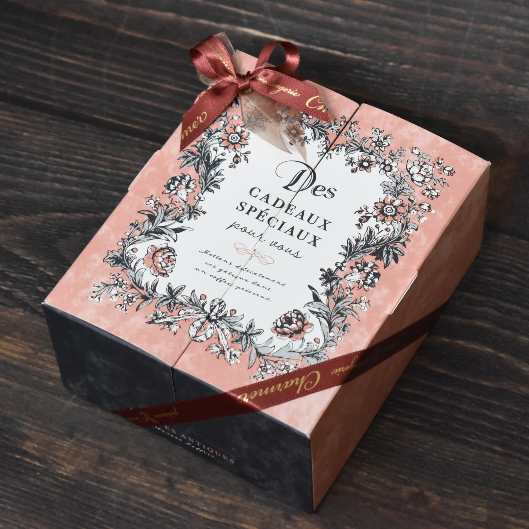 ピンクボックス