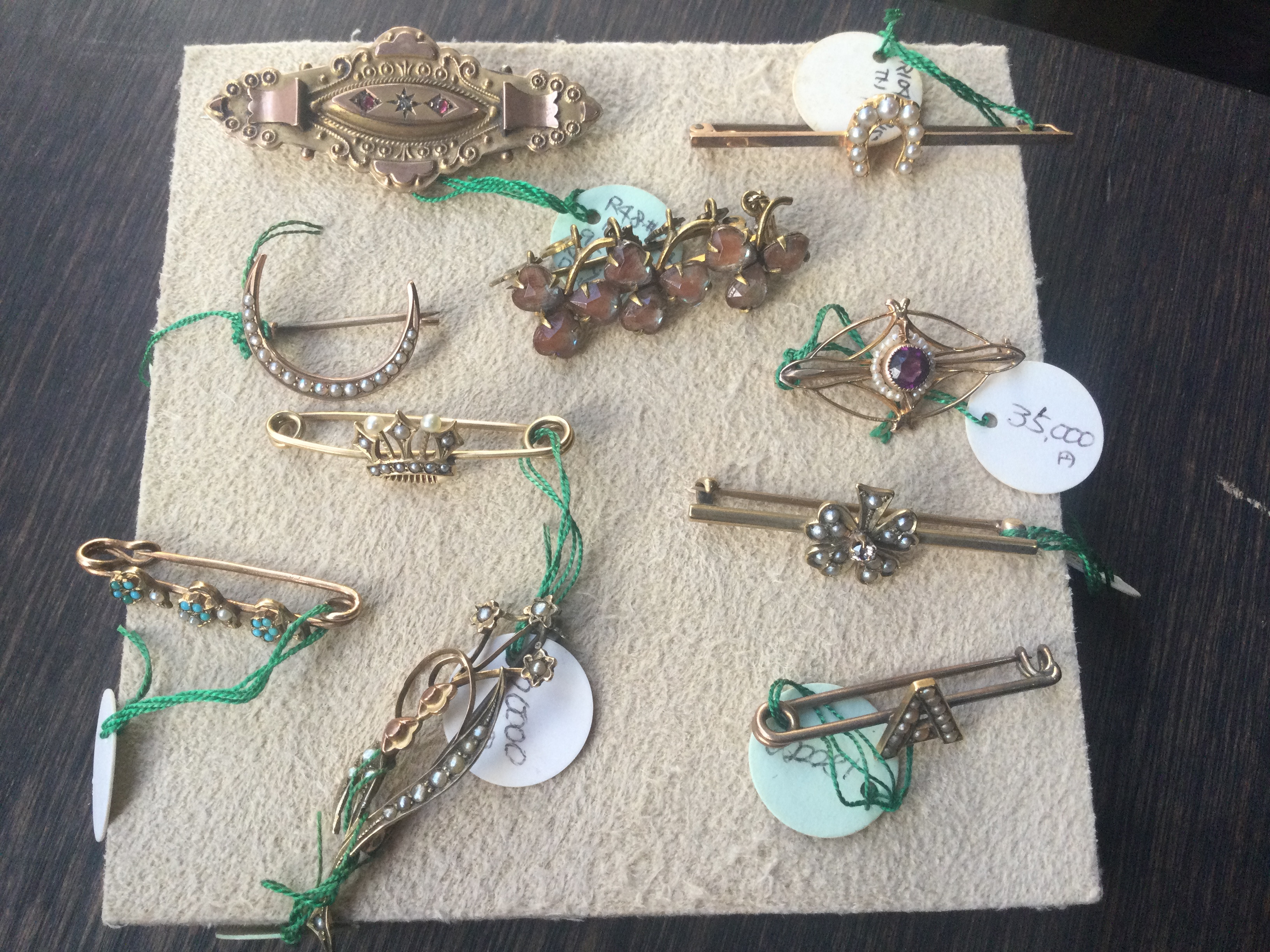 商品案内 > アクセサリー - Antique & Vintage Shop ロバーツ in