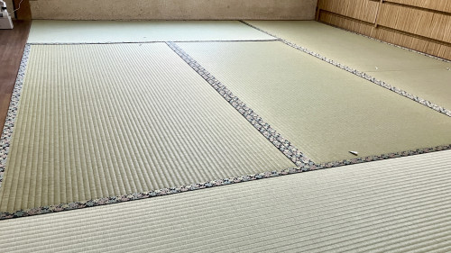 松田州平氏のひのさらさによる圧巻の艶が広がる和室