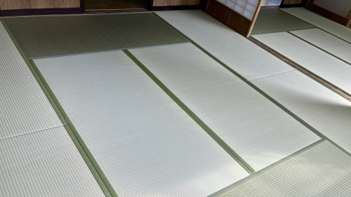 高崎市山名町にてシロアリ被害を乗り越え、新調した本間畳を納品した様子