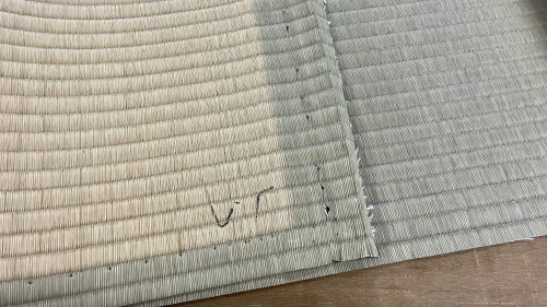 5年使用し黄金色へ綺麗に熟成した国産畳表ひのはるかの様子