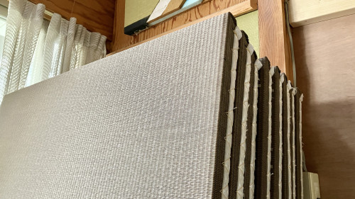 桐生市の作業場で製作されたダイケン・カクテルフィットの縁無し畳。一級技能士による精密な仕上がり