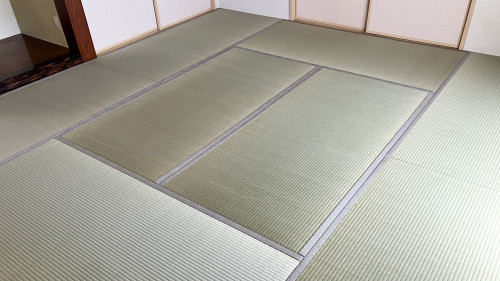 桐生市相生町での畳替え施工事例。熊本産ひのはるかで美しく仕上がった1階8畳の和室