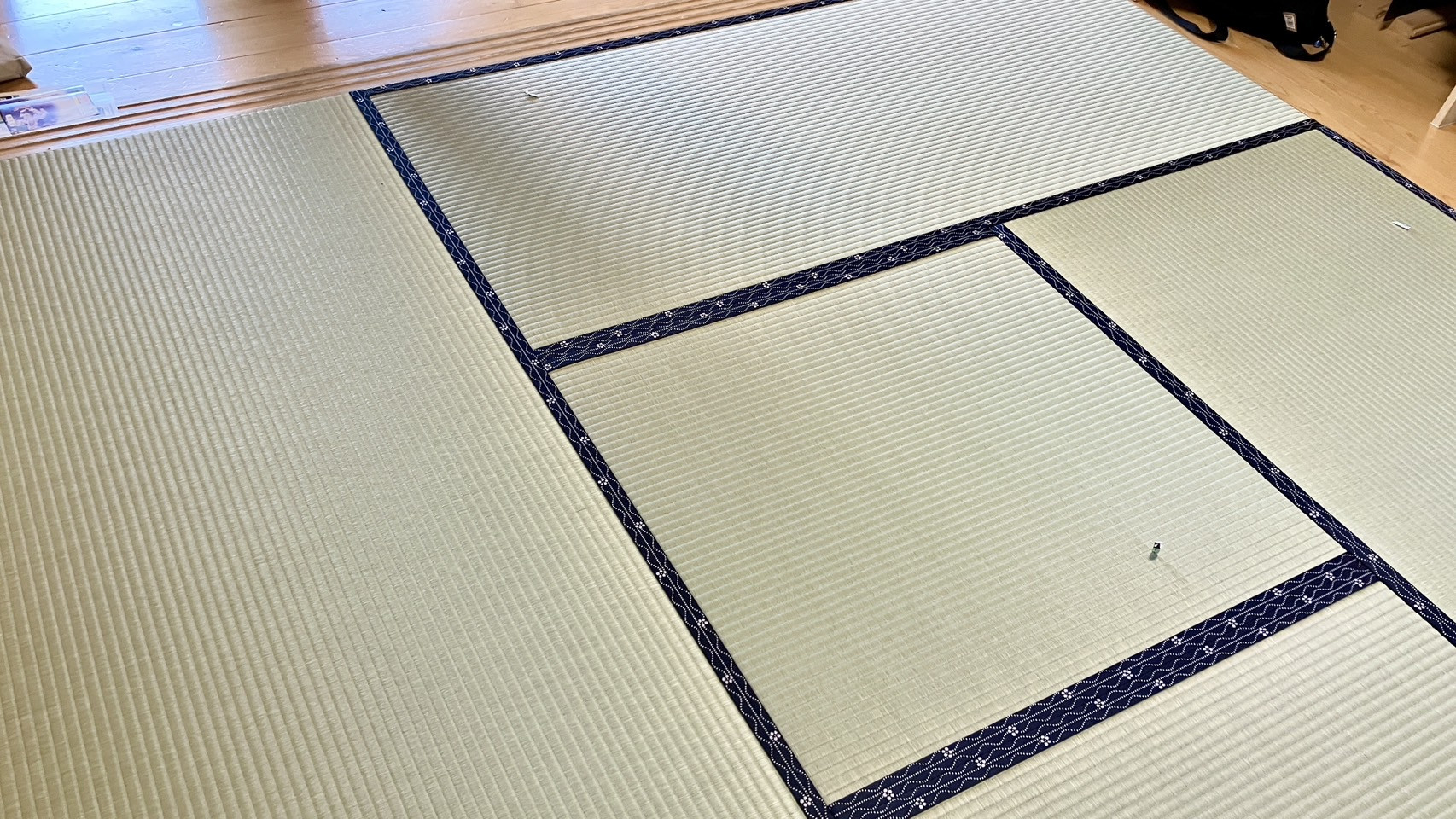築6年目の新しい和室空間4.5畳間へ一級技能士の手仕事によって隙間なくピシッと美しく敷き詰め完了した最高級国産畳の完成写真｜佐藤畳工業