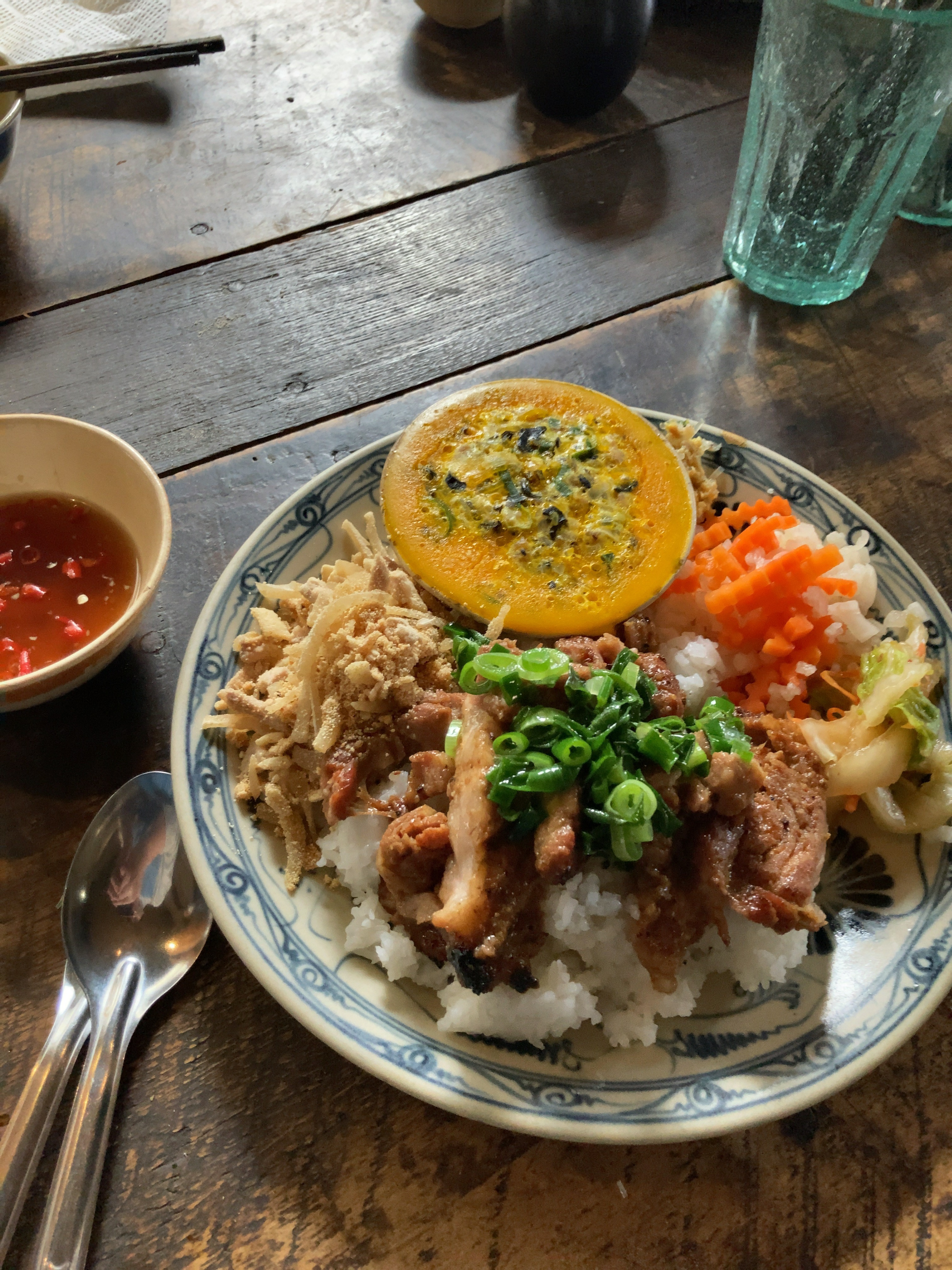 サイゴンの　ベトナムの砕き米ご飯セット　コムタムを作ろう！レッスン