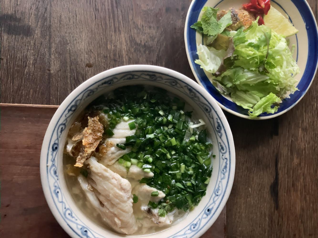 中津　レッスン　魚とニラのスープ麺　貝の肉詰めジンジャーソースなど