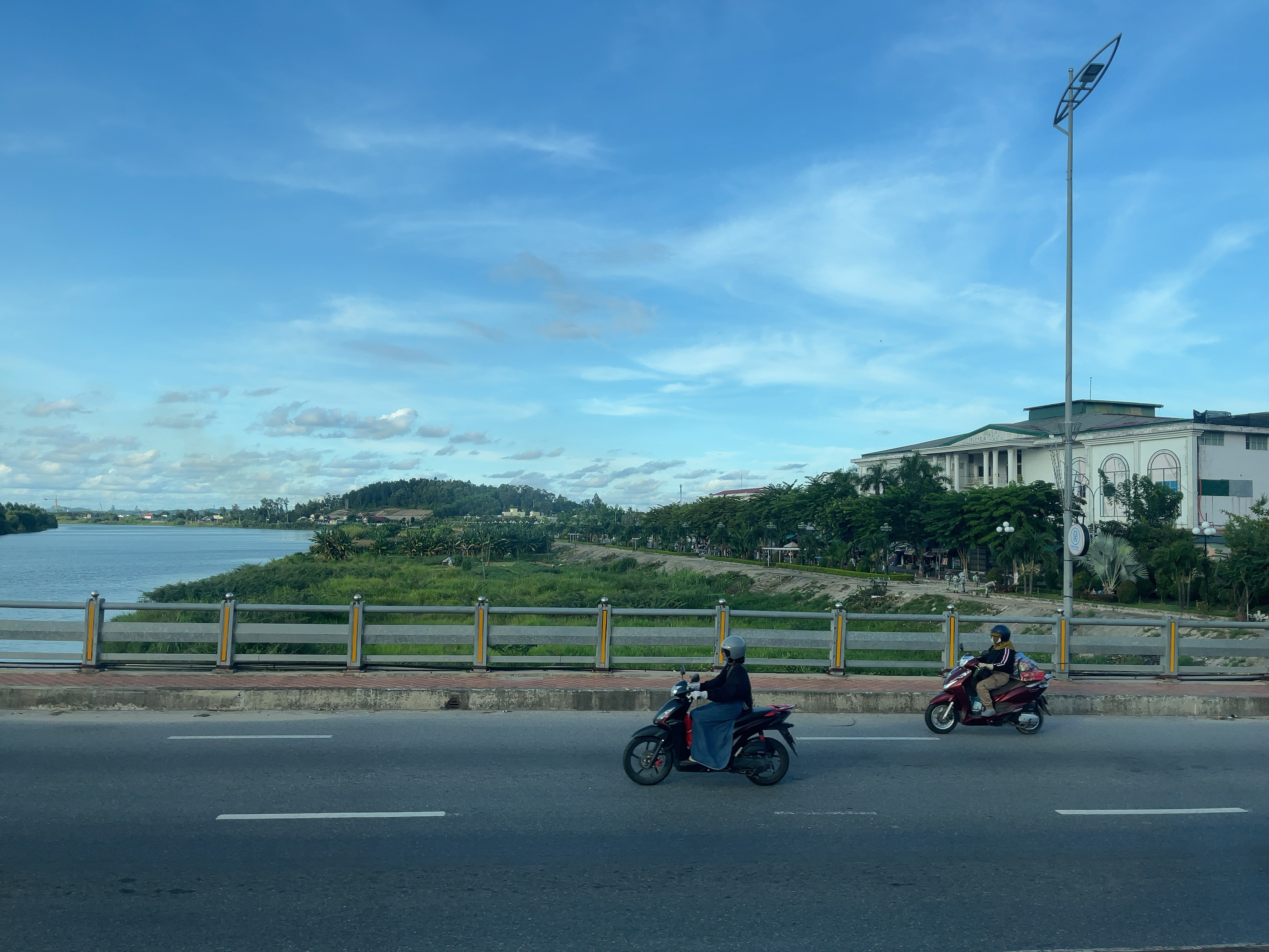 エビ祭り　　Mia mau 屋　と　おすし@コバヤシ　ベトナム料理研究所