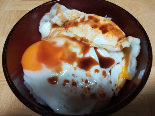 目玉焼きどんぶり.jpg