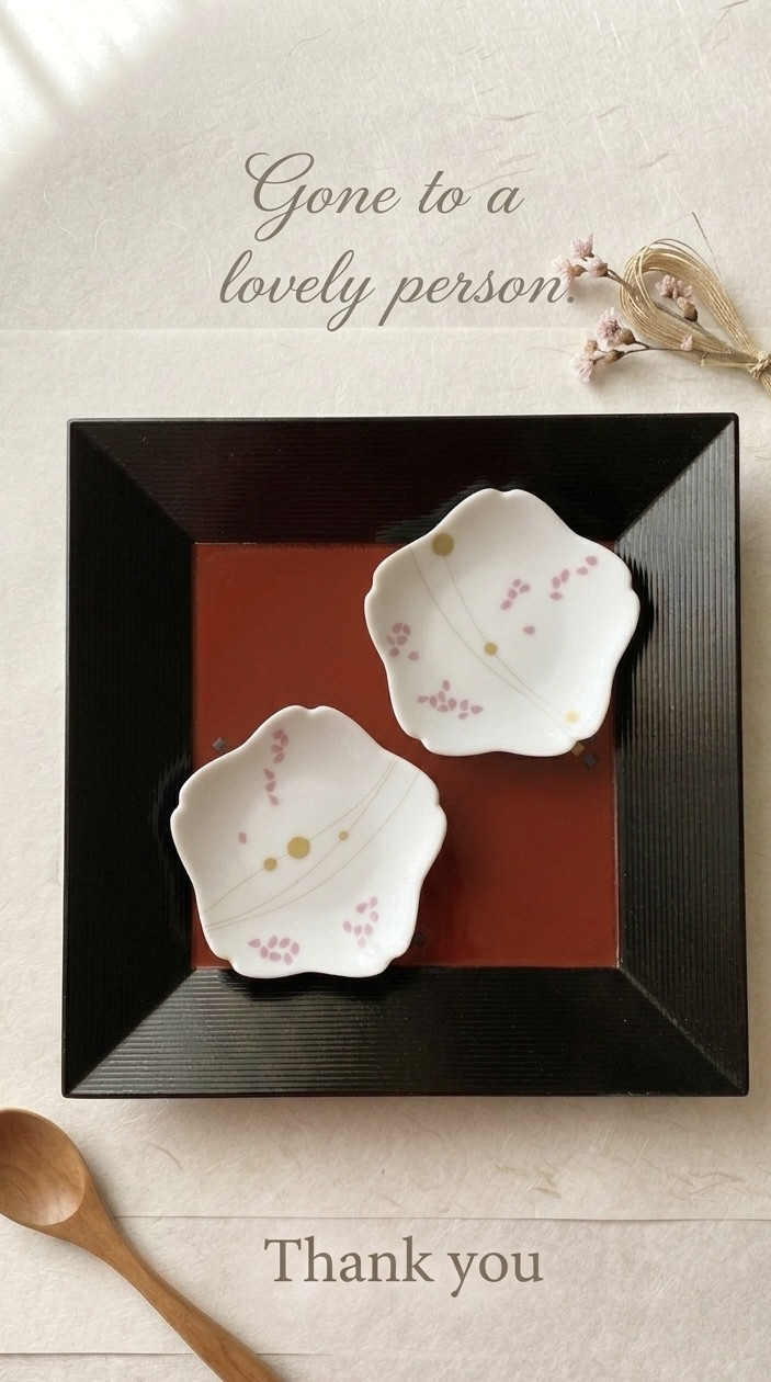 桜の小皿が、新しいお家へ旅立ちました。