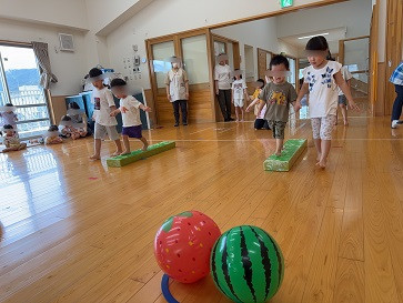 見せ合い2.3歳児 (1) - 編集済み (2).jpg