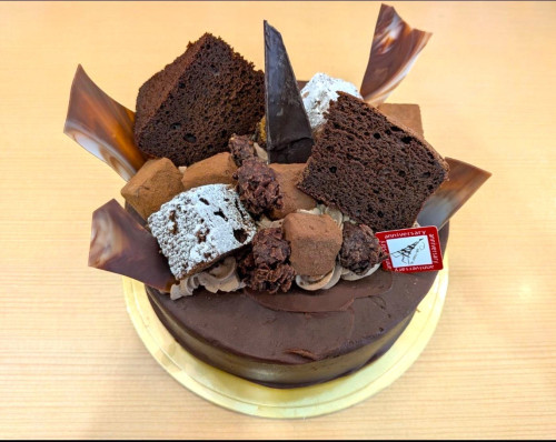ザッハトルテ　チョコ飾り.jpg