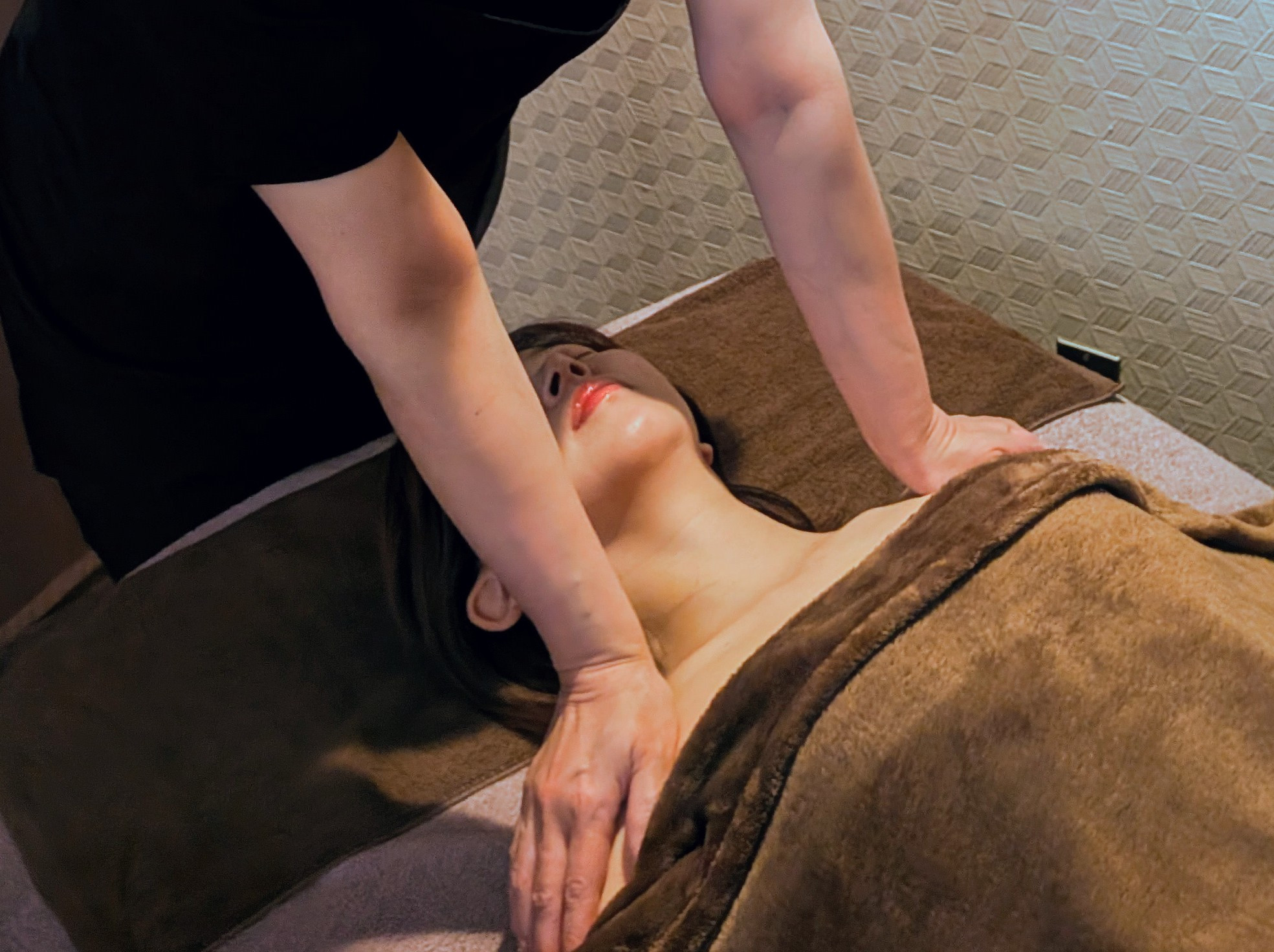 デコルテ&amp;ハンド&amp;アームトリートメント