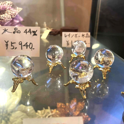奇跡の輝きが再び！レインボー水晶が待望の再入荷！