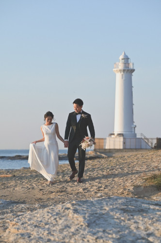 wedding-photo-beach-walk.jpg