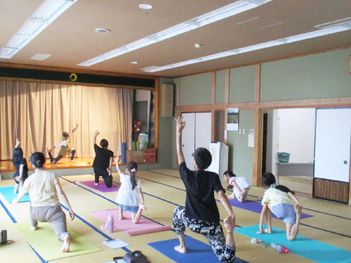 親子でキッズヨガ