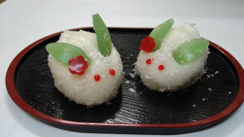【季節のお菓子】冬を彩る「雪うさぎの大福」と「苺あんぱんのお饅頭」