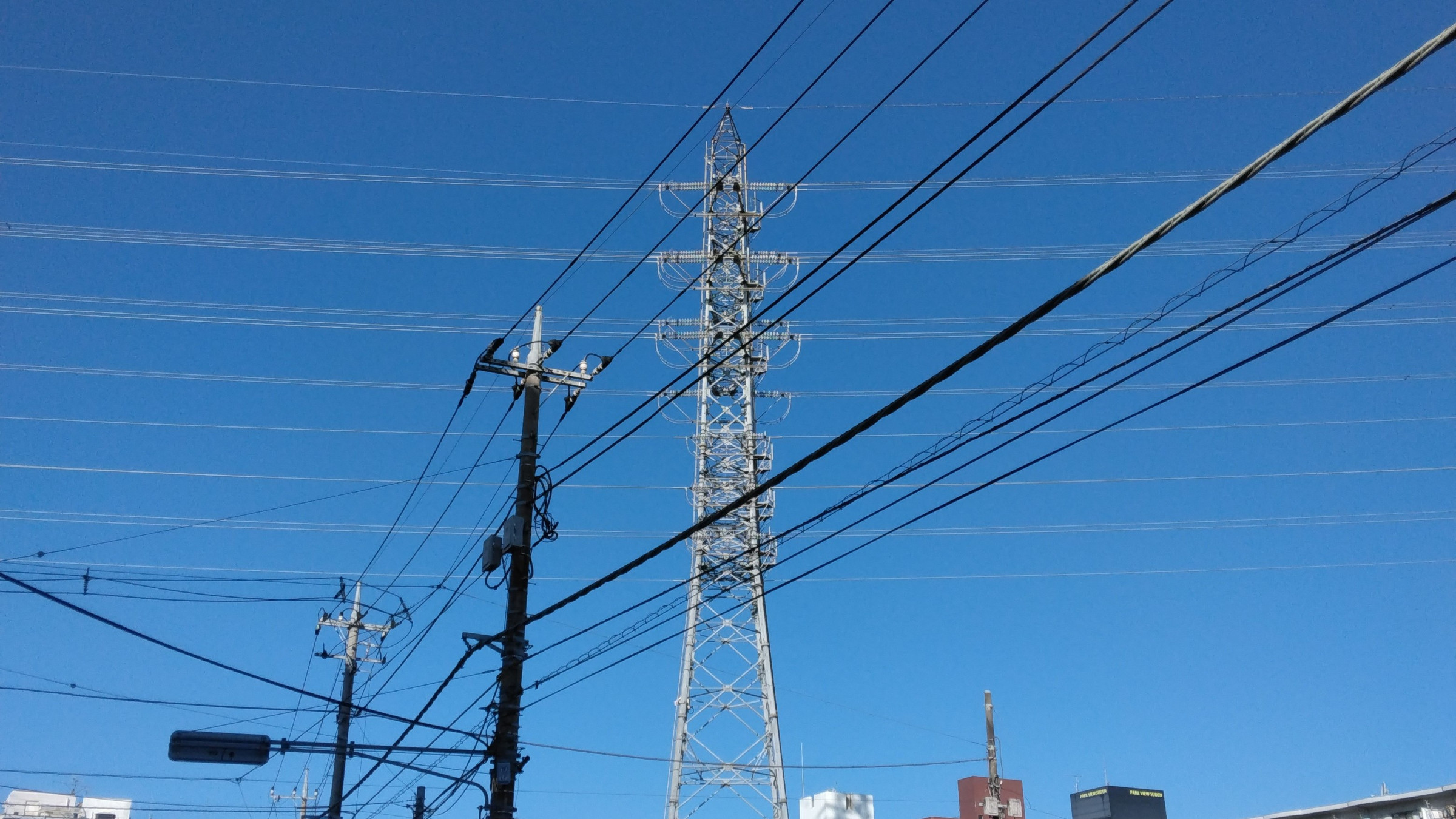 電力配電線の風景