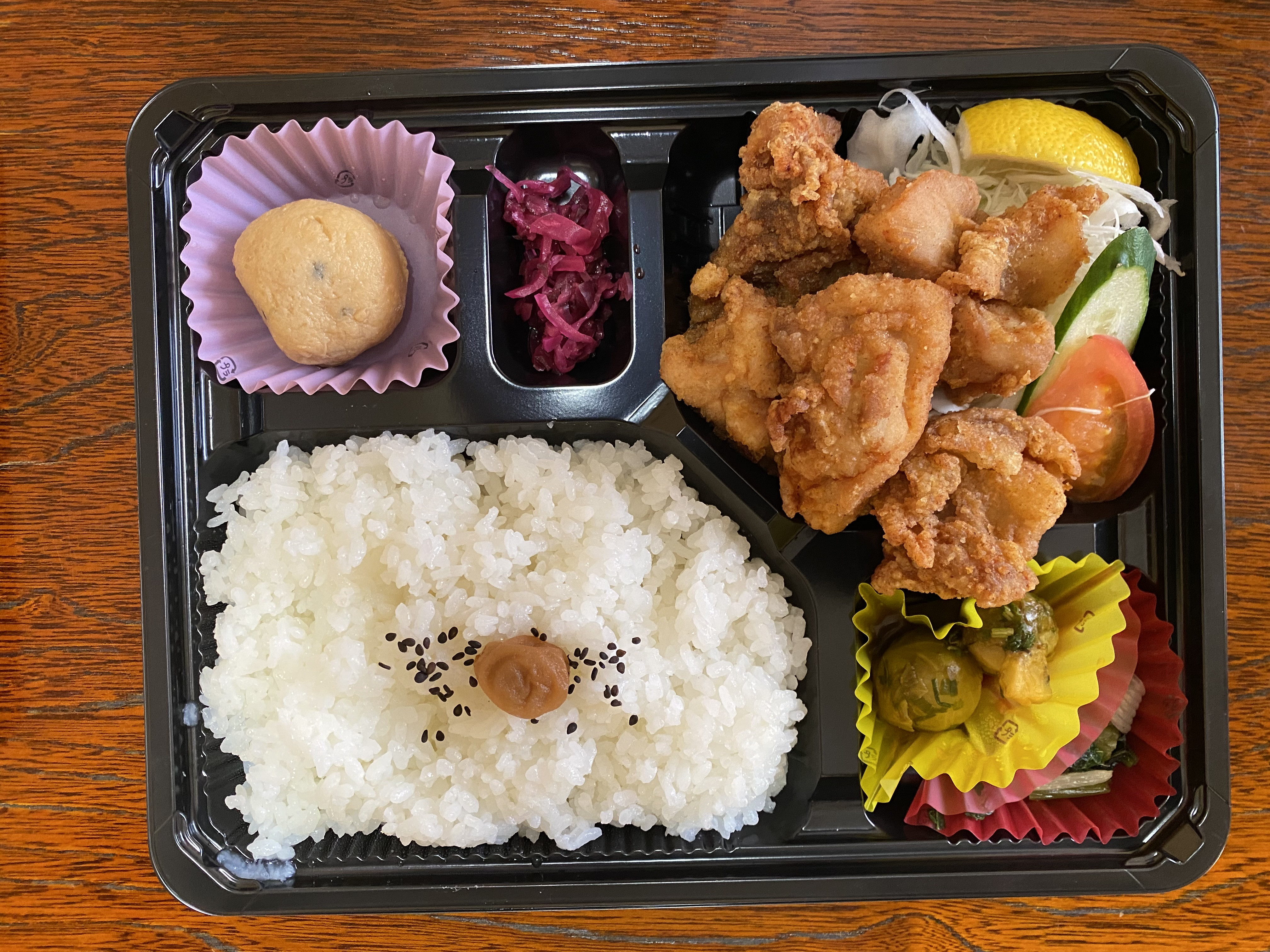 ご予約は、前日の正午までに・・・お部屋で食事をすませたい方に朗報・・・朝食と夕食用のお弁当配達～2食付き１５００円から～