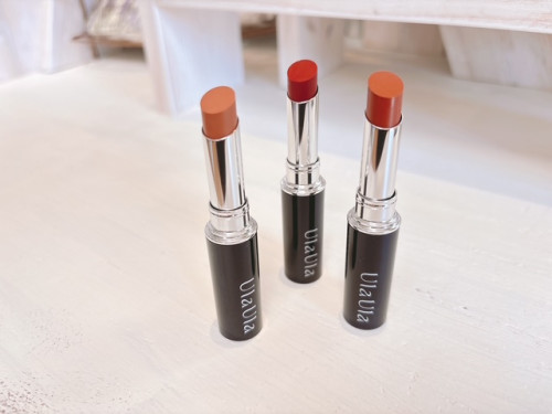 ulaulaエッセンシャルリップスティック入荷してきました。