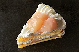 桃のケーキ.jpg