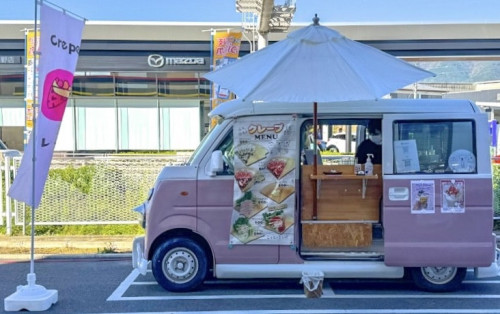 ニコニコレンタカー平塚片岡店　クレープキッチンカー出店