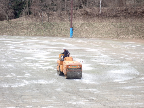 安代中学校（校庭融雪剤散布・ローラー転圧）.JPG