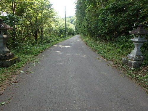 地域貢献＞市道桜松線路肩清掃（作業前）.JPG