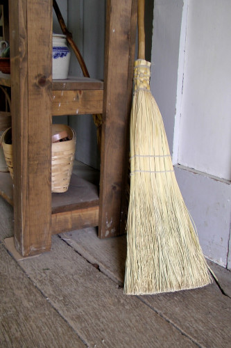 brooms-ge6cd45c84_1280.jpg