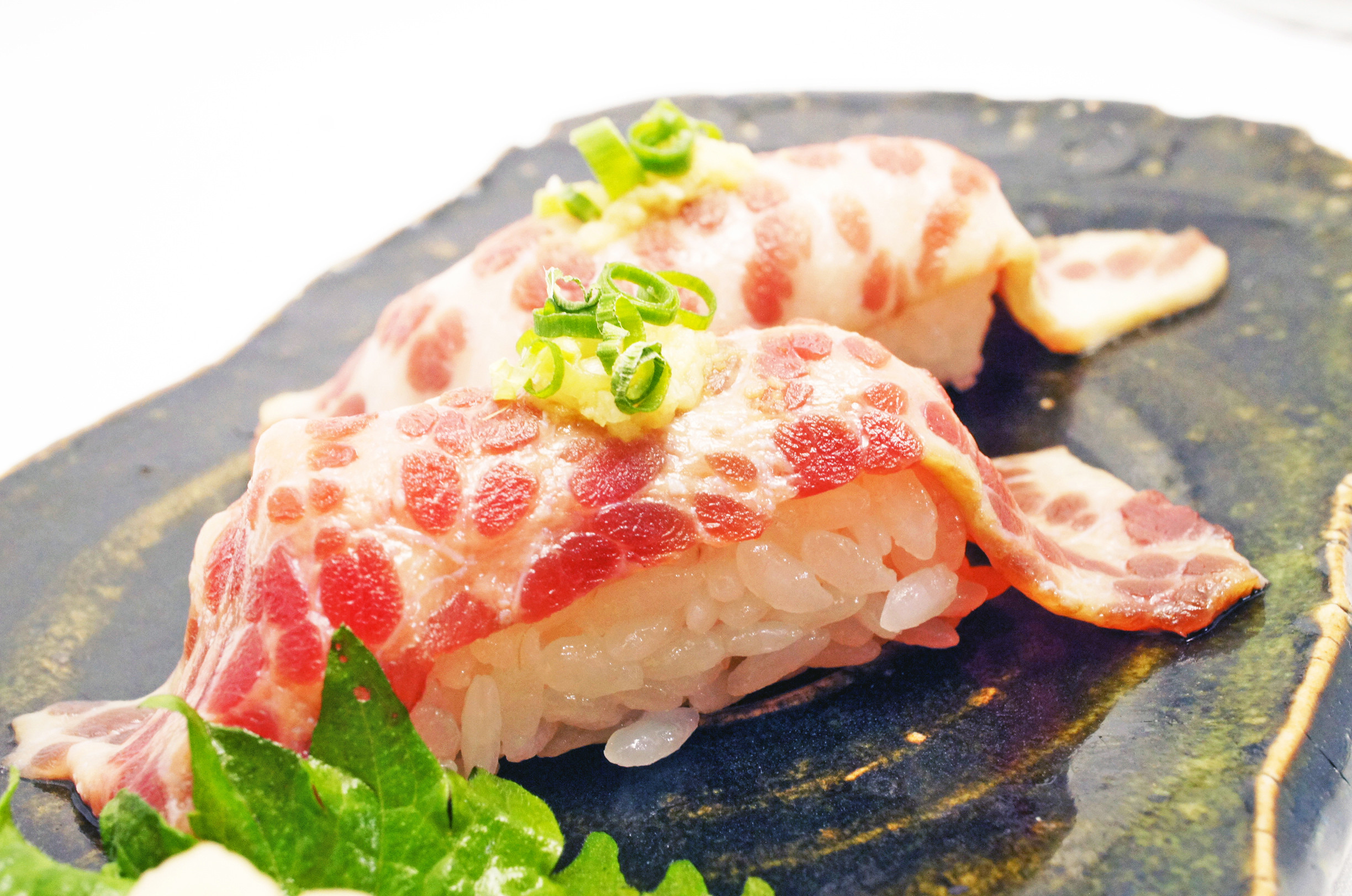鯨鹿の子寿司（2カン）