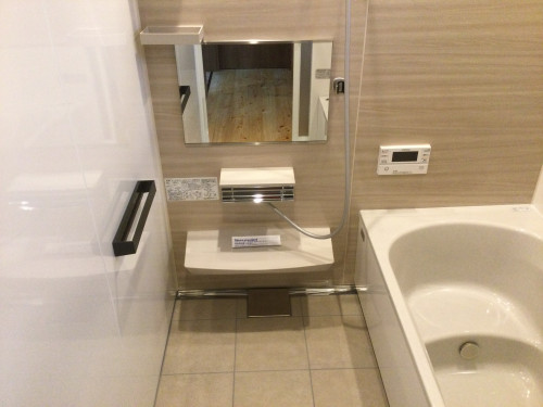 ﾊﾞｽﾙｰﾑ.JPG