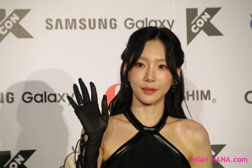 TAEYEON B 1.jpg