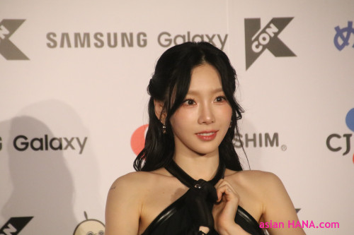 TAEYEON B 2.jpg