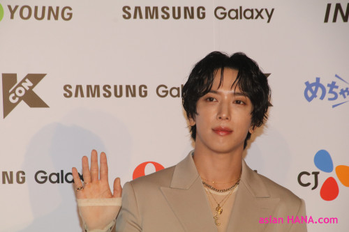 JUNG YONG HWA B 3.jpg