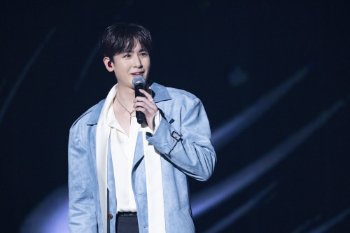 NICHKHUN②軽.jpg