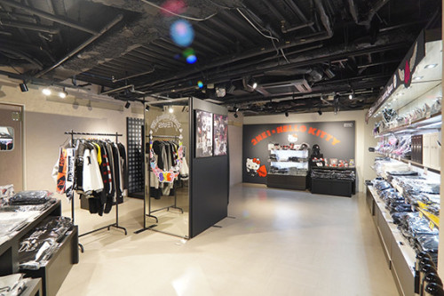 215221_LINE_ALBUM_【2NE1】POPUP（東京）_241206_3.jpg