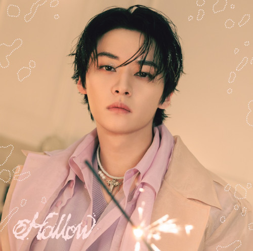 Stray Kids『Hollow』JK_FC Lee Know(web).jpg