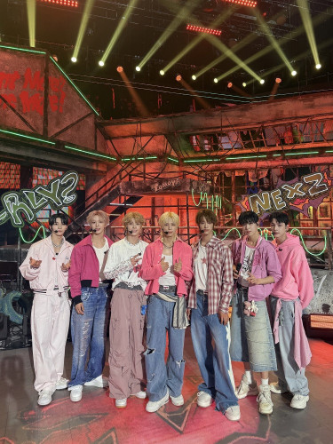 【NEXZ】『Show! Music Core』集合写真.jpg