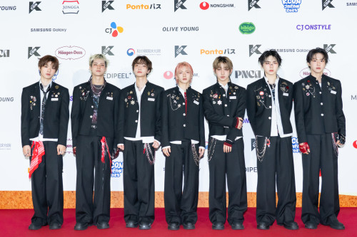 RED CARPET_NEWBEAT_(C)CJ ENM.jpg
