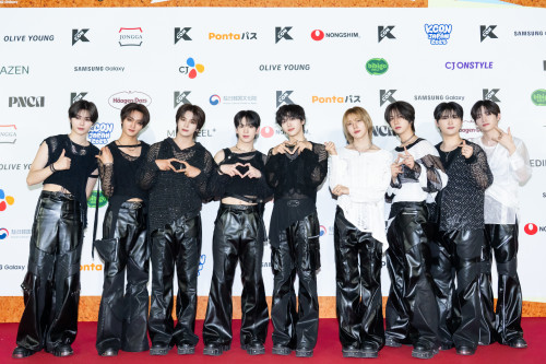 RED CARPET_CRAVITY_(C)CJ ENM.jpg