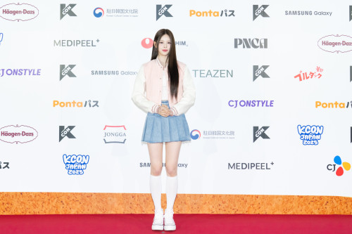 RED CARPET_BANG JEE MIN(izna)_(C)CJ ENM.jpg