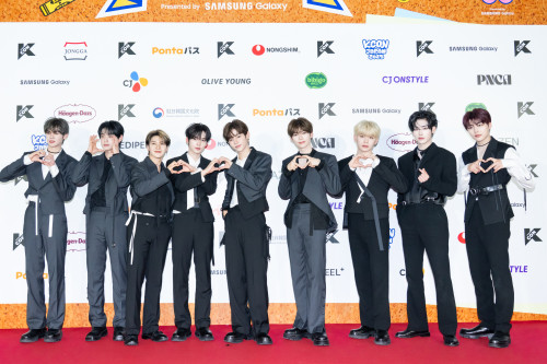 RED CARPET_ZEROBASEONE_(C)CJ ENM.jpg