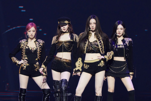 2025 aespa LIVE TOUR.jpg