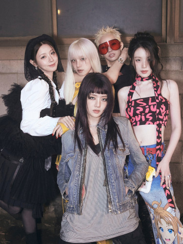 i-dle  報道資料用写真.jpg