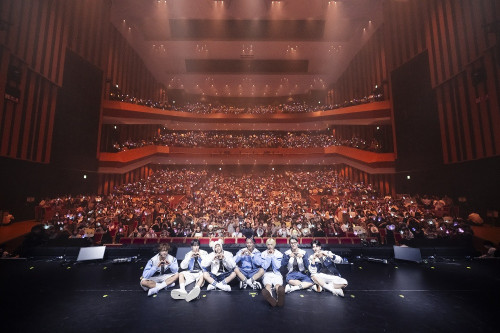 【NEXZ】「NEXZ LIVE TOUR 2025 “One Bite”」初日記念写真.jpg