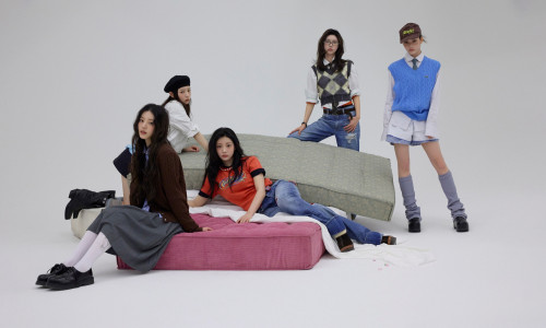 아일릿 (1)_단체.jpg