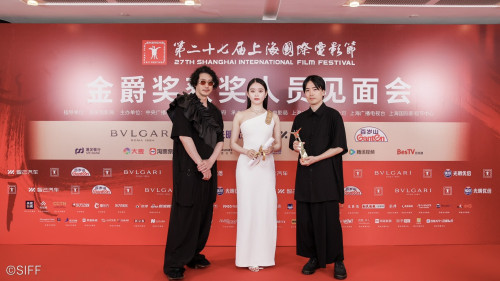 228321_0621受賞会見①.jpg