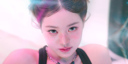 20250825IVE_XOXZ_MV_サムネイル.jpg