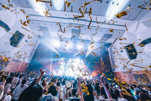 20250826【NEXZ】「NEXZ LIVE TOUR 2025 “One Bite”」大阪公演ライブ写真_俯瞰.jpg