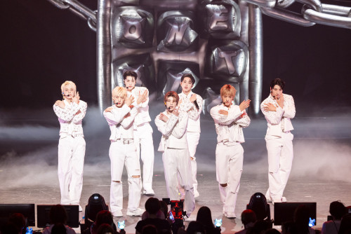 20250826【NEXZ】「NEXZ LIVE TOUR 2025 “One Bite”」大阪公演ライブ写真⑤.jpg